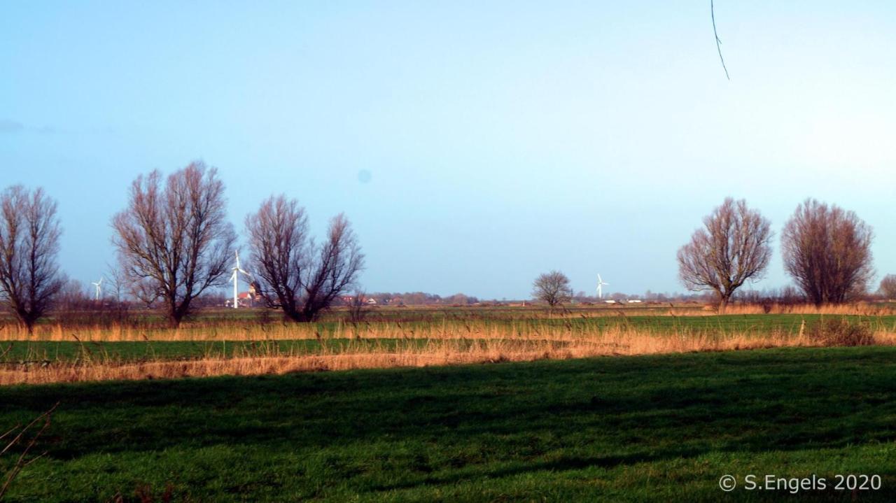 *Engels - Ferienwohnungen Krummhörn Extérieur photo