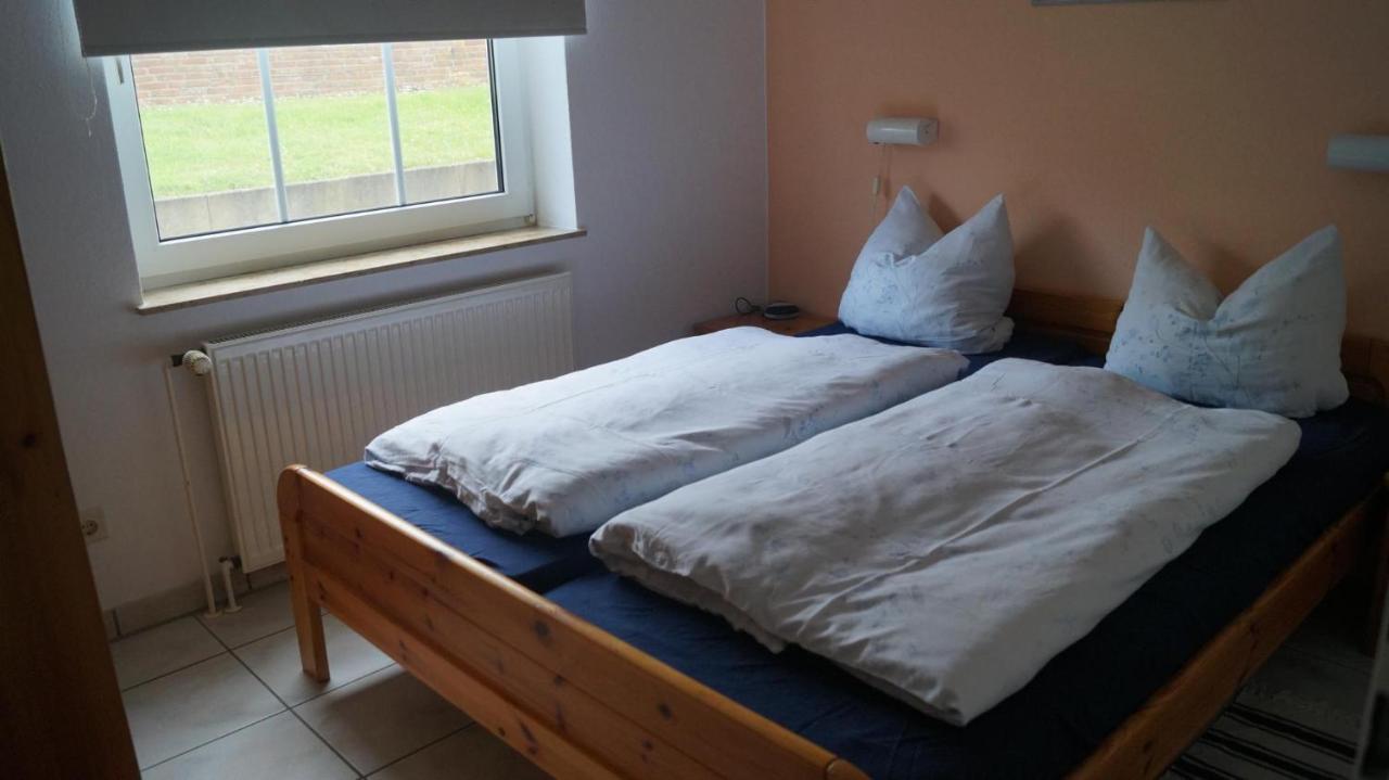 *Engels - Ferienwohnungen Krummhörn Extérieur photo