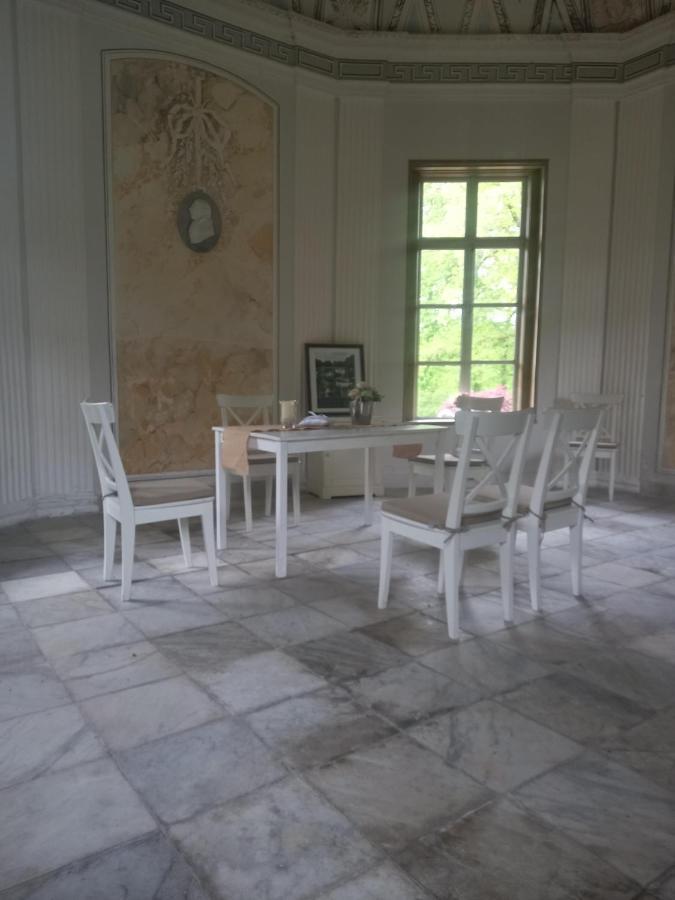 *Engels - Ferienwohnungen Krummhörn Extérieur photo