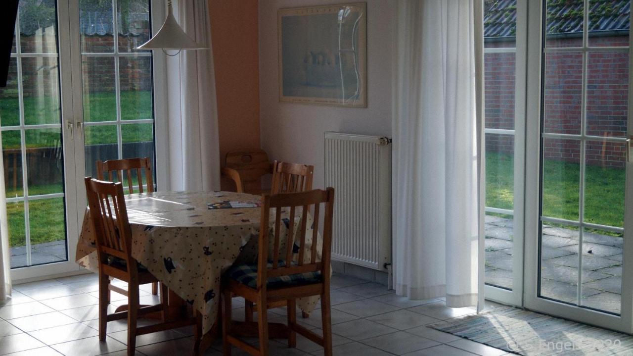 *Engels - Ferienwohnungen Krummhörn Extérieur photo
