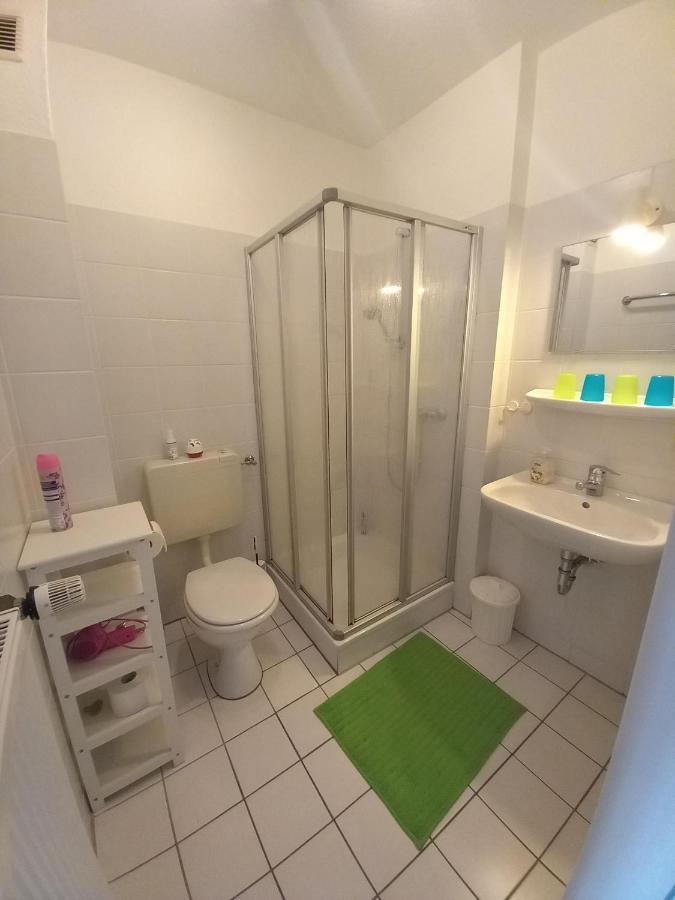 *Engels - Ferienwohnungen Krummhörn Extérieur photo