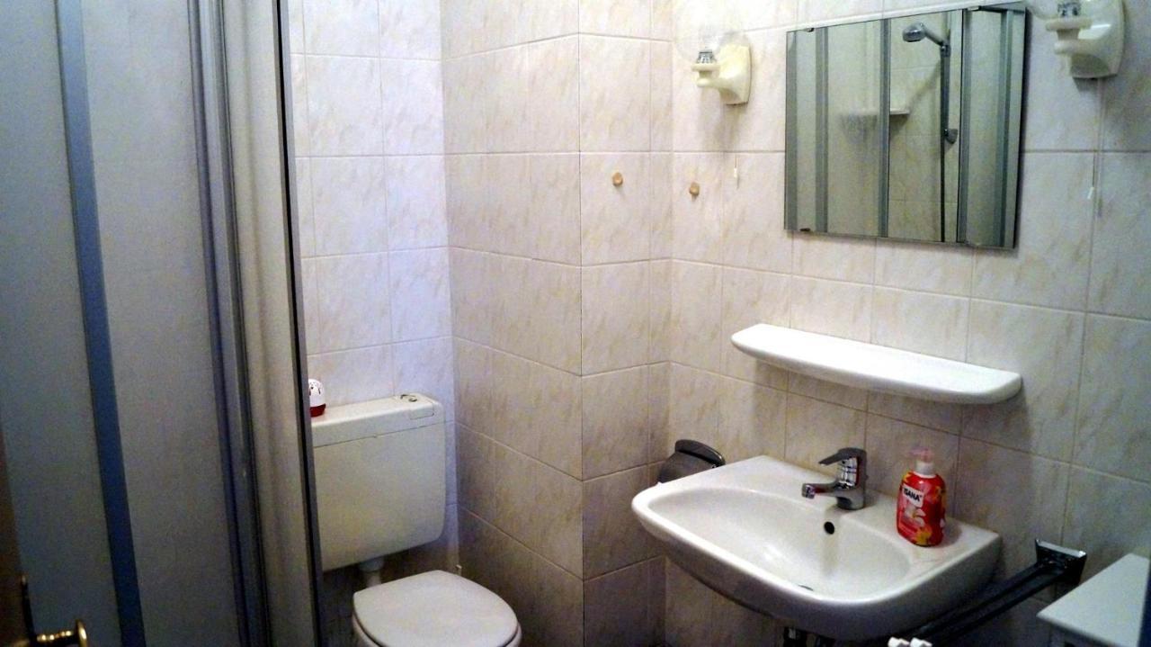 *Engels - Ferienwohnungen Krummhörn Extérieur photo