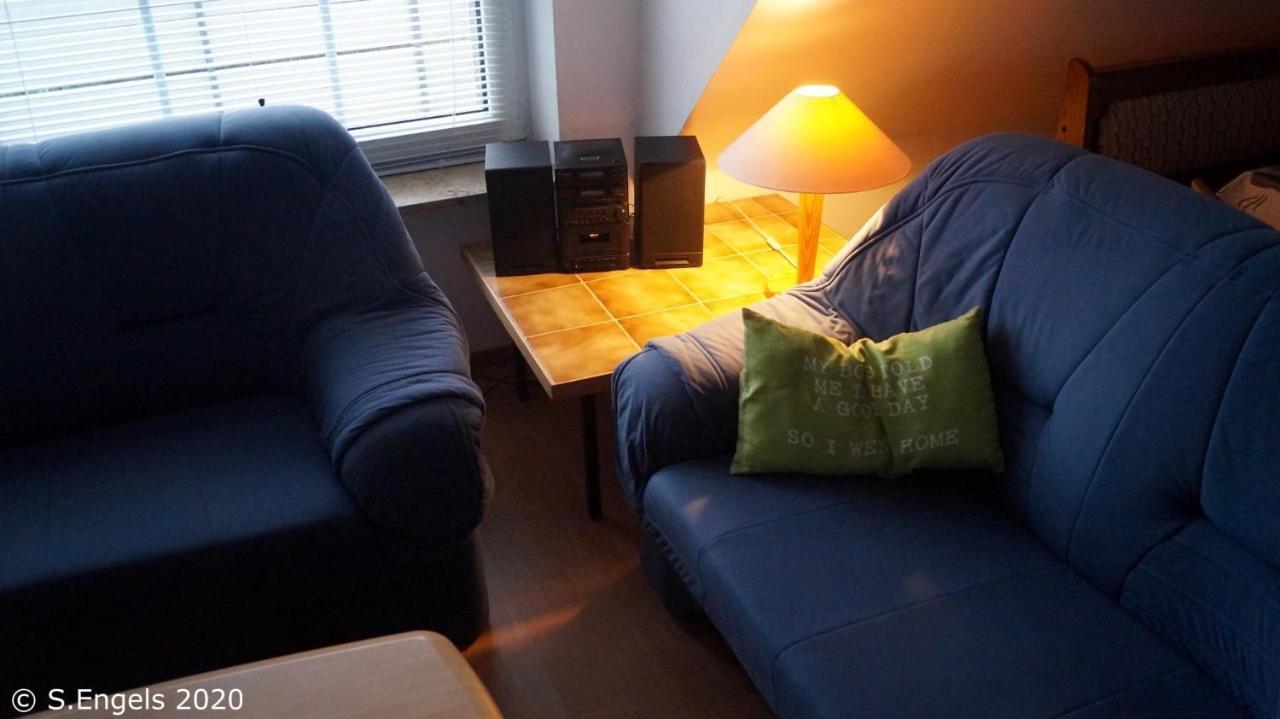 *Engels - Ferienwohnungen Krummhörn Extérieur photo
