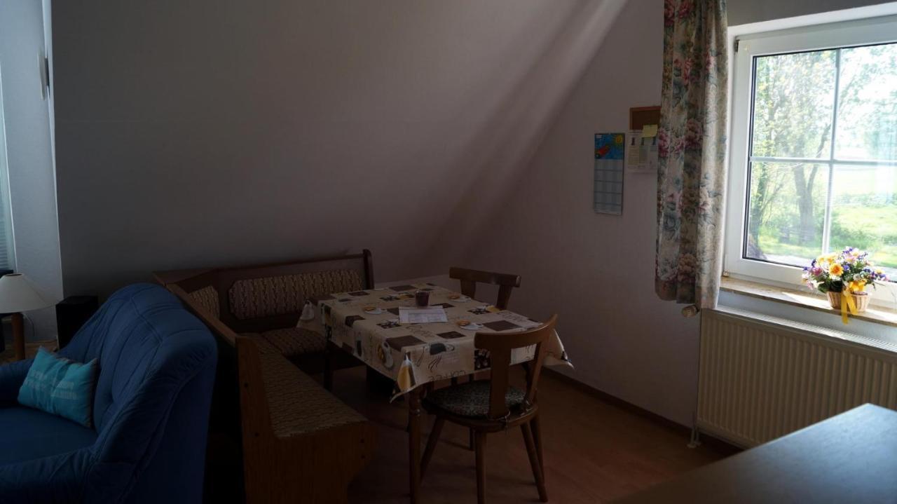 *Engels - Ferienwohnungen Krummhörn Extérieur photo
