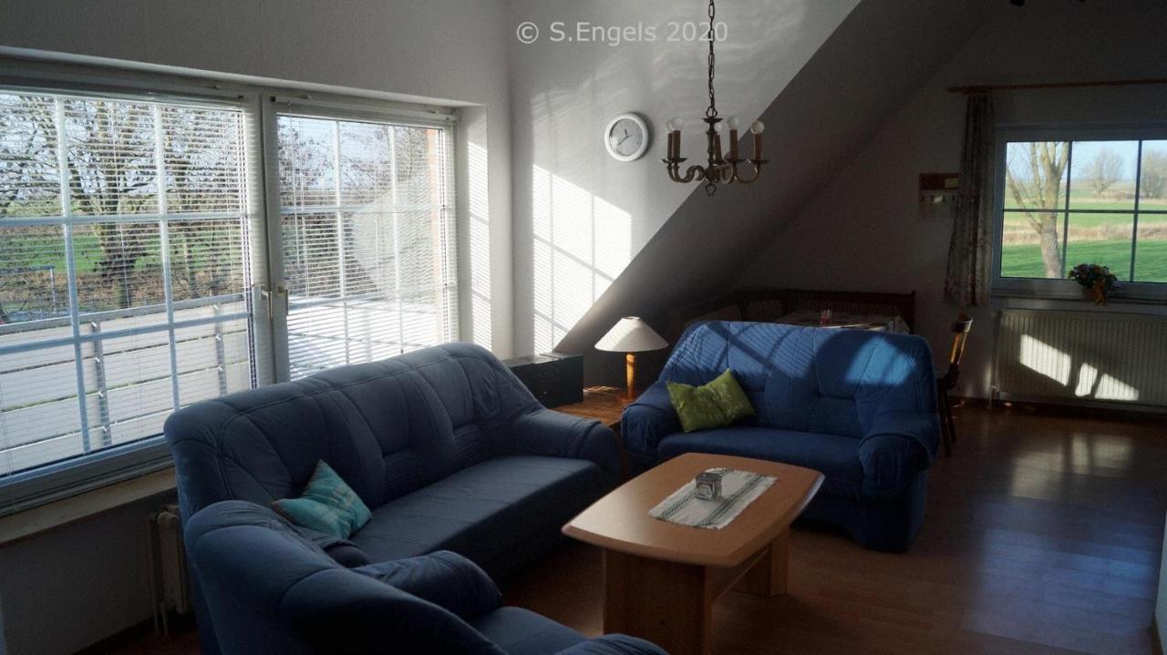 *Engels - Ferienwohnungen Krummhörn Extérieur photo