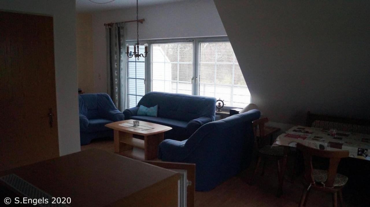 *Engels - Ferienwohnungen Krummhörn Extérieur photo